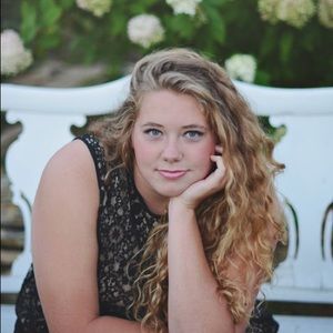 Meet your Posher, Emily